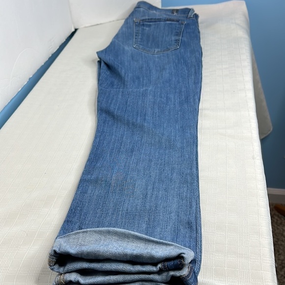 7 for all Mankind Skinny Crop and Roll - Picture 3 of 10